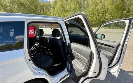Mitsubishi Outlander III рестайлинг 3, 2022 год, 2 550 000 рублей, 12 фотография