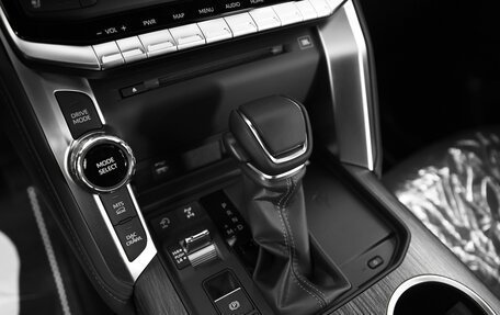 Toyota Land Cruiser, 2024 год, 13 990 000 рублей, 12 фотография