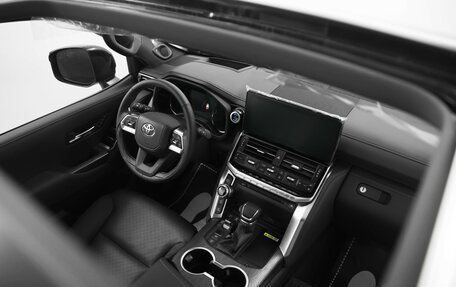 Toyota Land Cruiser, 2024 год, 13 990 000 рублей, 16 фотография