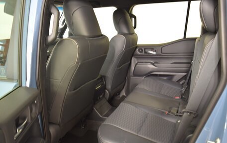 Toyota Land Cruiser Prado, 2024 год, 10 690 000 рублей, 10 фотография