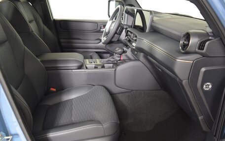 Toyota Land Cruiser Prado, 2024 год, 10 690 000 рублей, 13 фотография