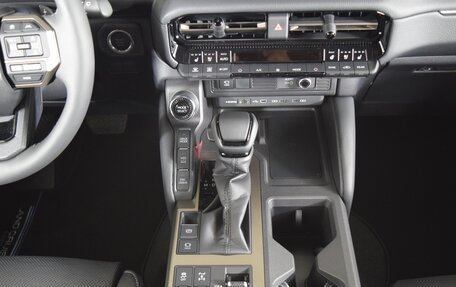 Toyota Land Cruiser Prado, 2024 год, 10 690 000 рублей, 17 фотография