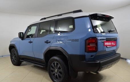 Toyota Land Cruiser Prado, 2024 год, 10 690 000 рублей, 7 фотография