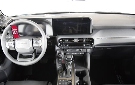 Toyota Land Cruiser Prado, 2024 год, 10 690 000 рублей, 15 фотография
