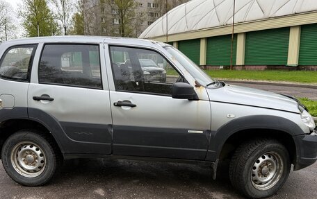 Chevrolet Niva I рестайлинг, 2012 год, 290 000 рублей, 4 фотография