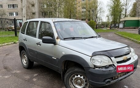 Chevrolet Niva I рестайлинг, 2012 год, 290 000 рублей, 3 фотография