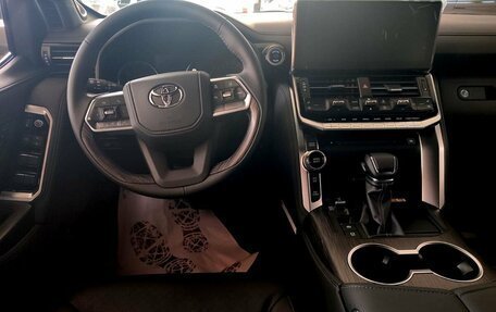 Toyota Land Cruiser, 2024 год, 14 500 000 рублей, 10 фотография