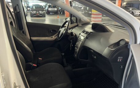 Toyota Yaris III рестайлинг, 2008 год, 490 000 рублей, 17 фотография