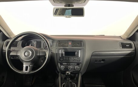 Volkswagen Jetta VI, 2014 год, 1 021 000 рублей, 13 фотография