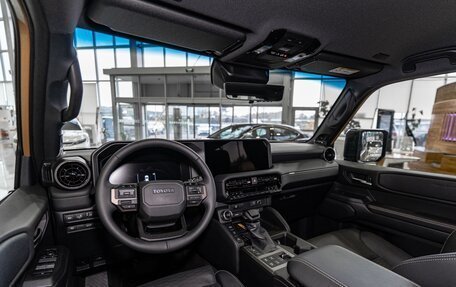 Toyota Land Cruiser Prado, 2024 год, 10 690 000 рублей, 14 фотография