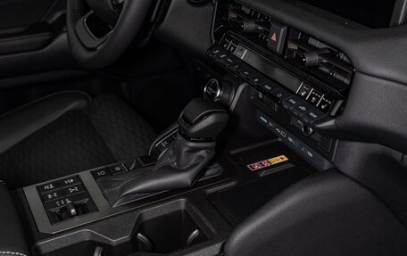 Toyota Land Cruiser Prado, 2024 год, 10 690 000 рублей, 18 фотография