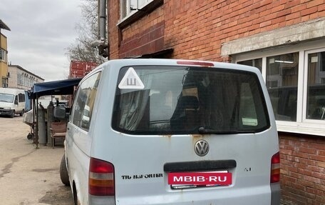 Volkswagen Transporter T5 рестайлинг, 2005 год, 500 000 рублей, 3 фотография