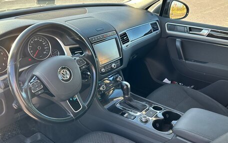 Volkswagen Touareg III, 2015 год, 2 800 000 рублей, 2 фотография