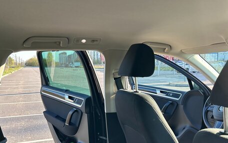 Volkswagen Touareg III, 2015 год, 2 800 000 рублей, 4 фотография