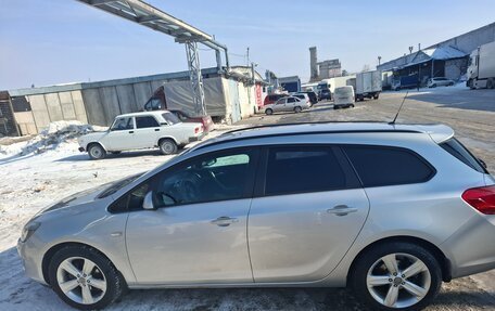 Opel Astra J, 2011 год, 700 000 рублей, 5 фотография