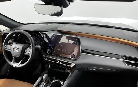 Lexus RX IV рестайлинг, 2024 год, 12 390 000 рублей, 11 фотография