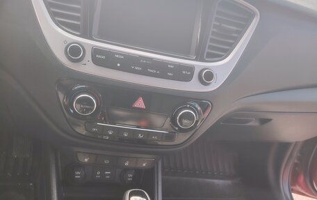 Hyundai Solaris II рестайлинг, 2017 год, 1 500 000 рублей, 14 фотография