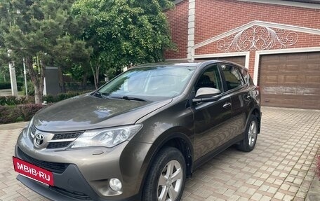 Toyota RAV4, 2013 год, 1 800 000 рублей, 2 фотография