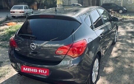 Opel Astra J, 2011 год, 850 000 рублей, 2 фотография