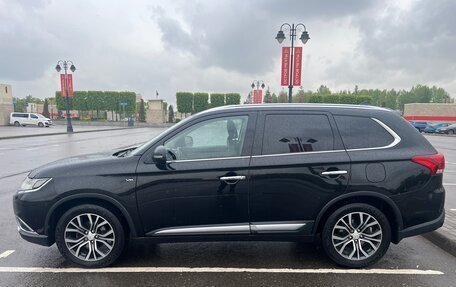 Mitsubishi Outlander III рестайлинг 3, 2015 год, 2 800 000 рублей, 1 фотография