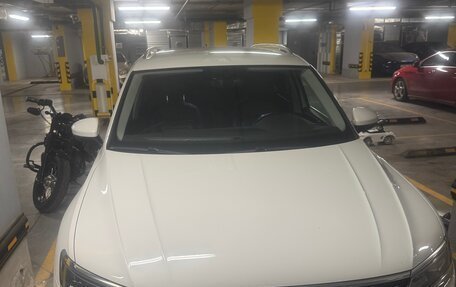 Volkswagen Tiguan II, 2018 год, 3 000 000 рублей, 2 фотография