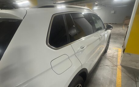 Volkswagen Tiguan II, 2018 год, 3 000 000 рублей, 5 фотография