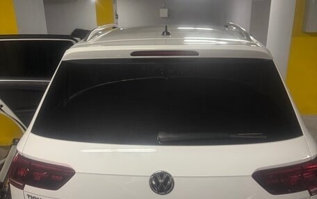 Volkswagen Tiguan II, 2018 год, 3 000 000 рублей, 6 фотография