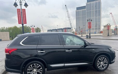 Mitsubishi Outlander III рестайлинг 3, 2015 год, 2 800 000 рублей, 4 фотография