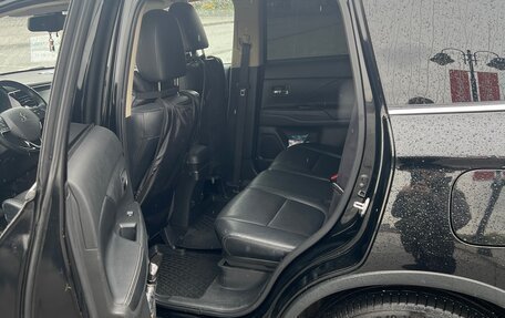 Mitsubishi Outlander III рестайлинг 3, 2015 год, 2 800 000 рублей, 14 фотография