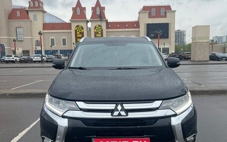 Mitsubishi Outlander III рестайлинг 3, 2015 год, 2 800 000 рублей, 6 фотография