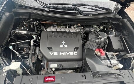Mitsubishi Outlander III рестайлинг 3, 2015 год, 2 800 000 рублей, 22 фотография