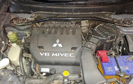 Mitsubishi Outlander III рестайлинг 3, 2008 год, 1 300 000 рублей, 28 фотография