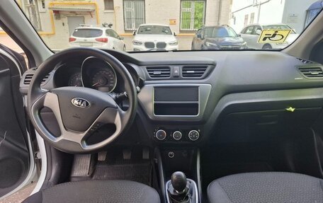 KIA Rio III рестайлинг, 2016 год, 890 000 рублей, 2 фотография