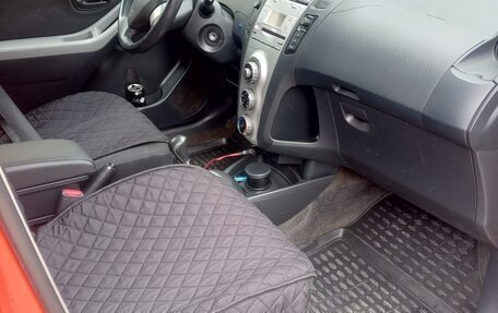 Toyota Yaris III рестайлинг, 2006 год, 480 000 рублей, 8 фотография
