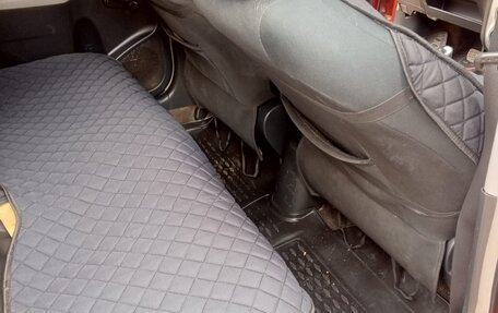 Toyota Yaris III рестайлинг, 2006 год, 480 000 рублей, 9 фотография