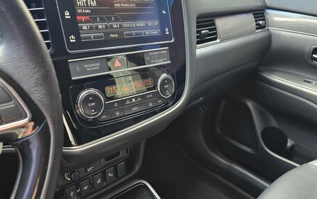 Mitsubishi Outlander III рестайлинг 3, 2019 год, 4 200 000 рублей, 11 фотография