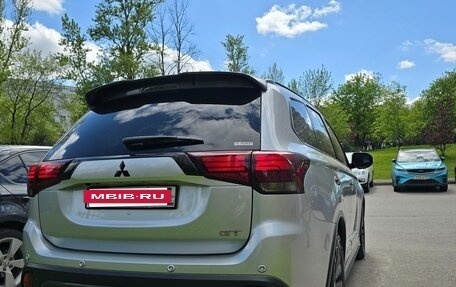 Mitsubishi Outlander III рестайлинг 3, 2019 год, 4 200 000 рублей, 7 фотография