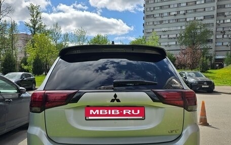 Mitsubishi Outlander III рестайлинг 3, 2019 год, 4 200 000 рублей, 9 фотография