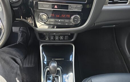 Mitsubishi Outlander III рестайлинг 3, 2019 год, 4 200 000 рублей, 27 фотография