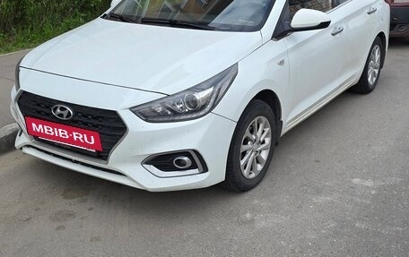 Hyundai Solaris II рестайлинг, 2018 год, 1 050 000 рублей, 3 фотография