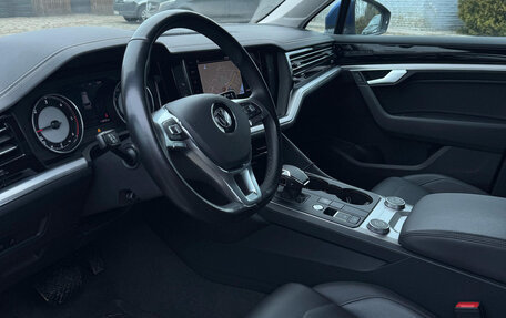 Volkswagen Touareg III, 2019 год, 4 450 000 рублей, 4 фотография