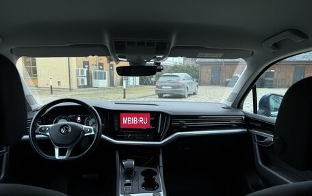 Volkswagen Touareg III, 2019 год, 4 450 000 рублей, 5 фотография