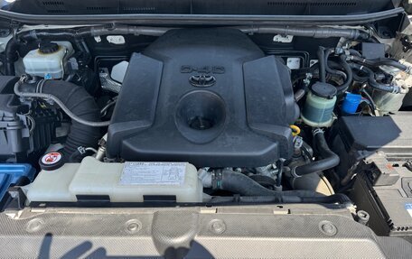 Toyota Land Cruiser Prado 150 рестайлинг 2, 2016 год, 3 620 000 рублей, 14 фотография