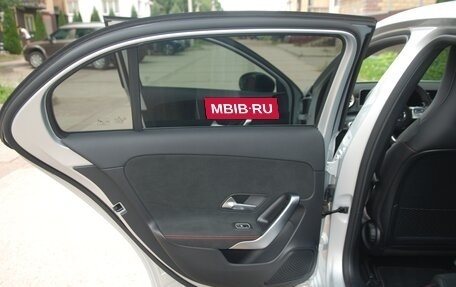 Mercedes-Benz A-Класс, 2019 год, 2 950 000 рублей, 11 фотография