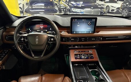 Lincoln Aviator II, 2022 год, 4 800 000 рублей, 2 фотография