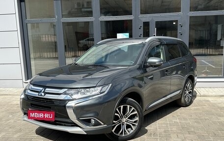Mitsubishi Outlander III рестайлинг 3, 2015 год, 1 850 000 рублей, 1 фотография