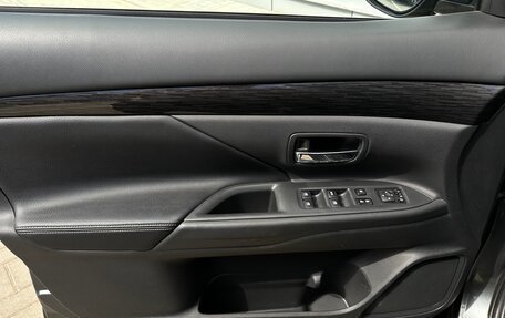 Mitsubishi Outlander III рестайлинг 3, 2015 год, 1 850 000 рублей, 5 фотография