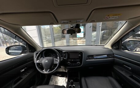 Mitsubishi Outlander III рестайлинг 3, 2015 год, 1 850 000 рублей, 12 фотография