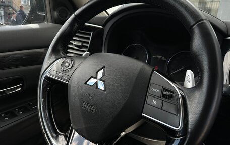 Mitsubishi Outlander III рестайлинг 3, 2015 год, 1 850 000 рублей, 23 фотография