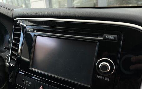 Mitsubishi Outlander III рестайлинг 3, 2015 год, 1 850 000 рублей, 18 фотография